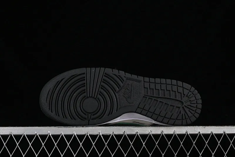 All Categories Nk SB Dunk Series Nk SB Dunk Low Low-top sneakers Nk Dunk Low FZBB Functional theme machine Gray beige green SB strap low-top casual sneakers DD1391-100